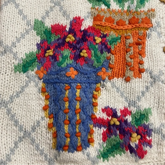 NWT Signatures by Northern Isles Women’s Birds & Flowers Knit Button Up Small - Picture 7 of 13